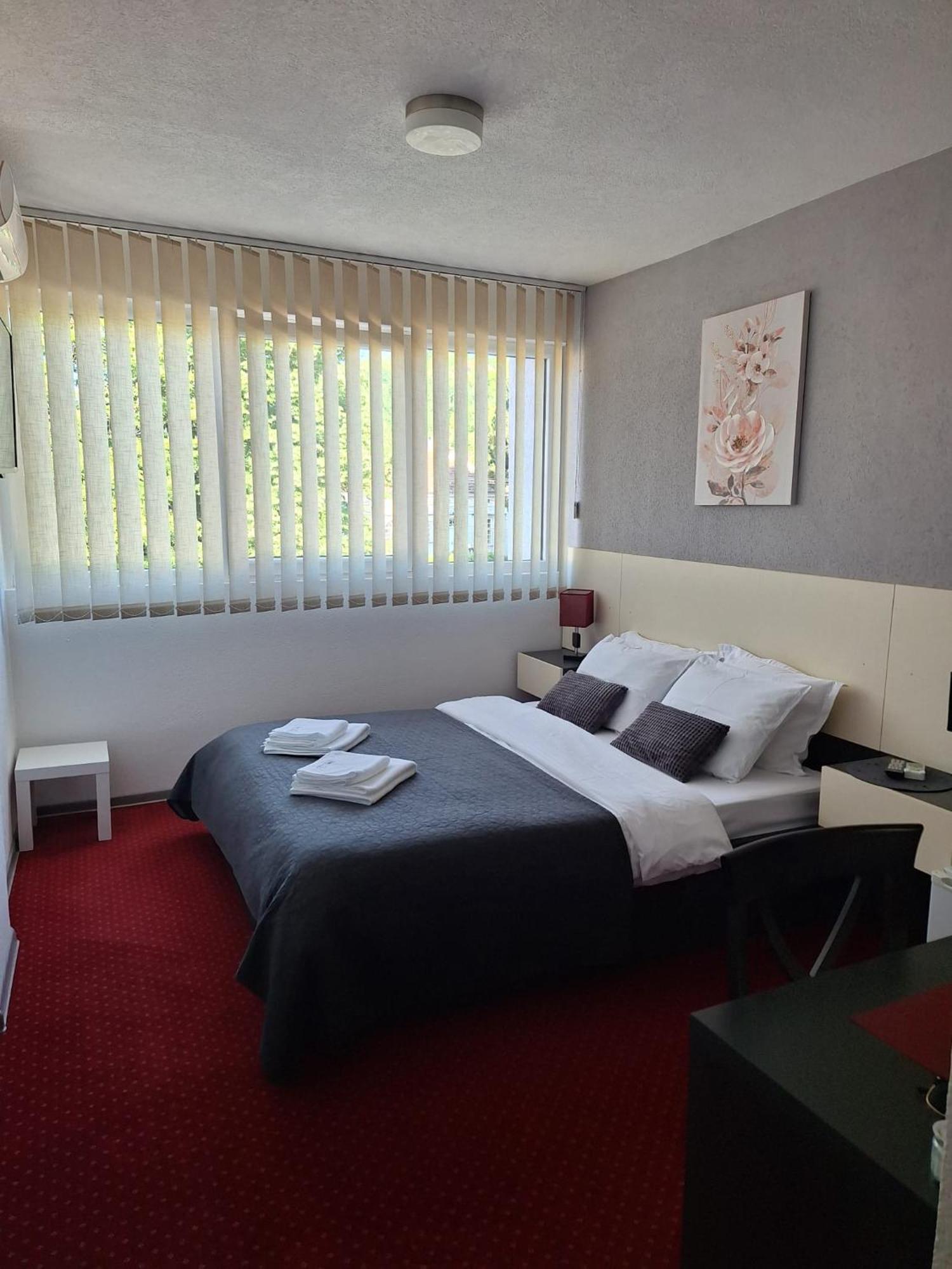 Apartment S&s Milicevic U Strogom Centru Aleksandrovca