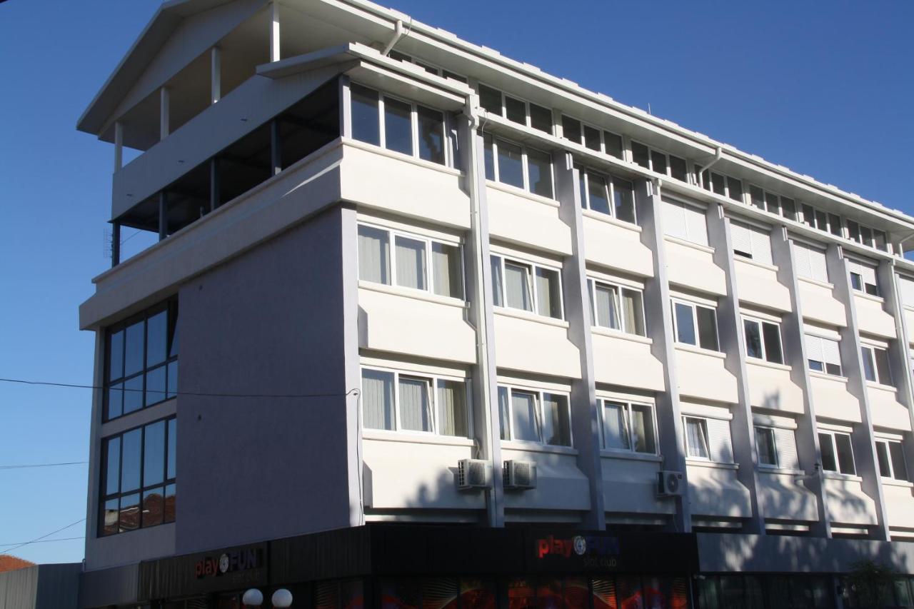 S&s Milicevic U Strogom Centru Aleksandrovca *